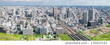 從埼玉縣荒川河床鳥瞰川口市中心 130824162