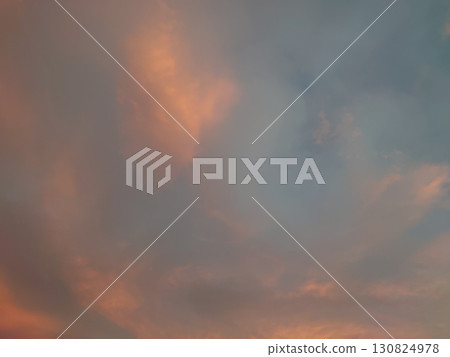 在日落染成的雲彩 130824978