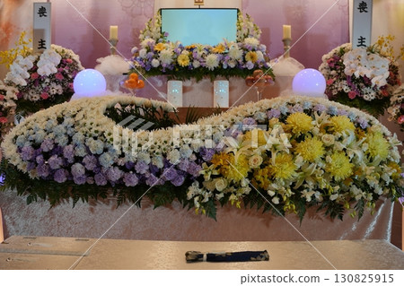 Fashionable flower altar Fashionable flower altar 130825915