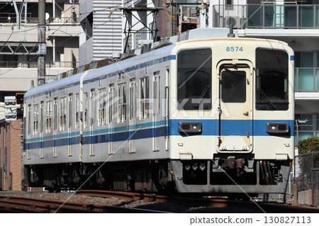 [TS] Tobu Kameido Line 8000 series train (one-man operation: Hikifune⇔Kameido) 130827113