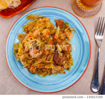 Stewed cabbage with pork 130827289