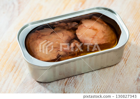 Canned liver of smoked cod with oil 130827343