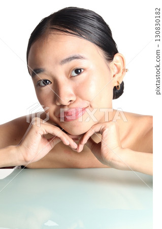 Beautiful woman  Beautiful woman  130830182