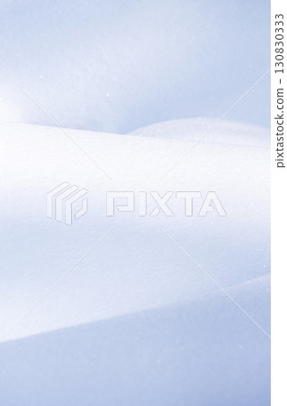 凹凸不平的雪紋 130830333