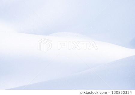 凹凸不平的雪紋 130830334