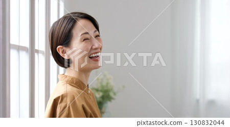 smiling woman 130832044