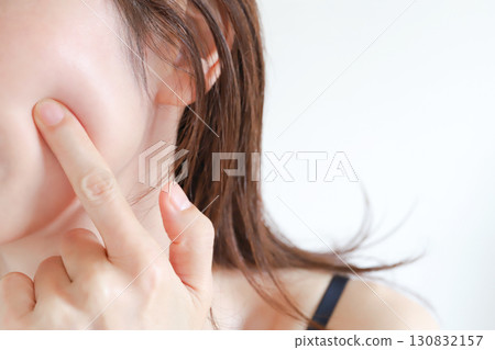 Women's skin 130832157