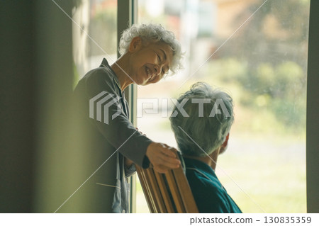 一對老夫妻 130835359