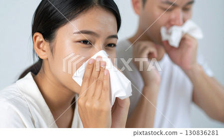 擤鼻涕的女人 擤鼻涕的女人 130836281