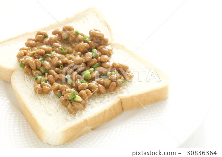 Natto toast 130836364