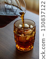 Pour iced coffee 130837122