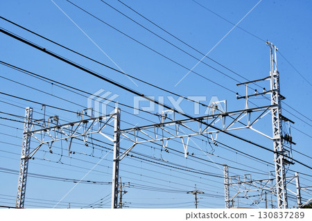 Railway overhead lines_01 130837289