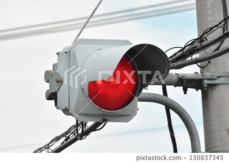 Single-lamp thermal bulb traffic light_03 Single-lamp thermal bulb traffic light_03 130837345