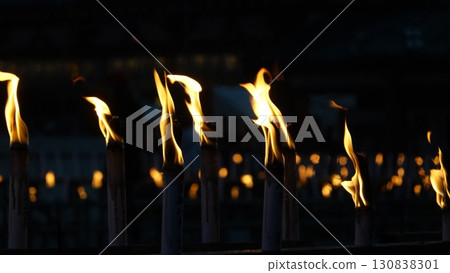 很多蠟燭 130838301