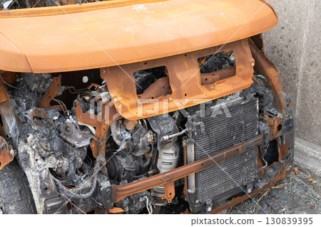 被遺棄的破舊車輛 130839395