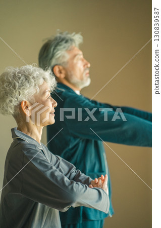 Elderly people who have just woken up 130839587