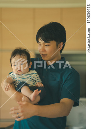 baby, infant, a cuddle 130839618