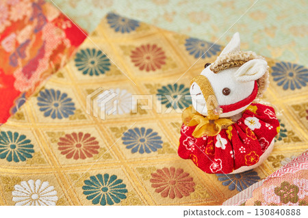 馬年新年形象 馬年新年形象 130840888