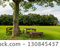 公園裡的木凳 130845437