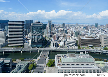 Midosuji and Nakanoshima area seen from a high-rise building in Yodoyabashi (photographed during the day in September 2025) 130848497