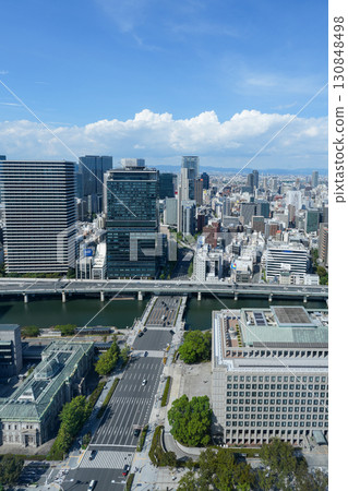 Midosuji and Nakanoshima area seen from a high-rise building in Yodoyabashi (photographed during the day in September 2025) 130848498