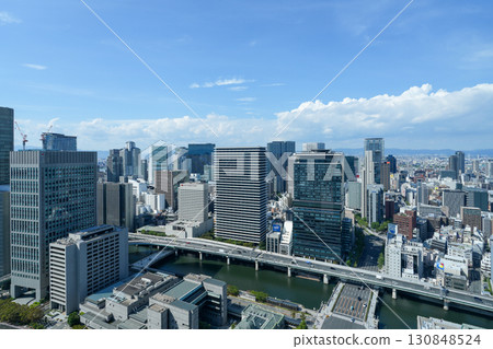 Midosuji and Nakanoshima area seen from a high-rise building in Yodoyabashi (photographed during the day in September 2025) Midosuji and Nakanoshima area seen from a high-rise building in Yodoyabashi (photographed during the day in September 2025) 130848524