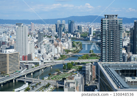 從淀屋橋的高樓上眺望禦堂筋、中之島地區（2025年9月白天拍攝） 130848536