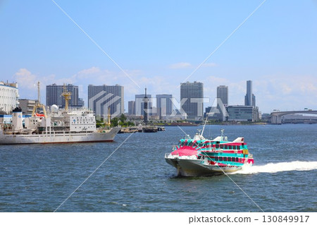 [東京]東海汽船高速噴射艇「大漁號」抵達竹芝客輪碼頭 130849917