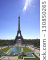 艾菲爾鐵塔在夏天 130850265