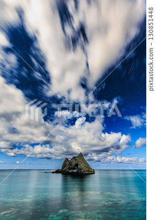 Mysterious Sea and Night Sky - Mado-iwa Rock and the Perseid Meteor Shower on the Shakotan Peninsula 130851448