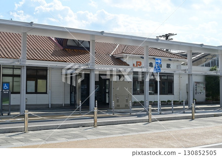 Kameyama Station (Mie Prefecture) Kansai Main Line/Kii Main Line station building 130852505