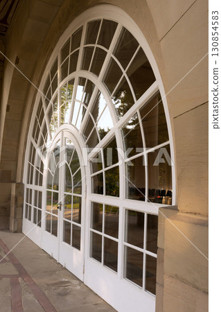 Huge arch windows. 130854583