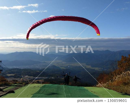 Flying Paragliding Flying Paragliding 130859601