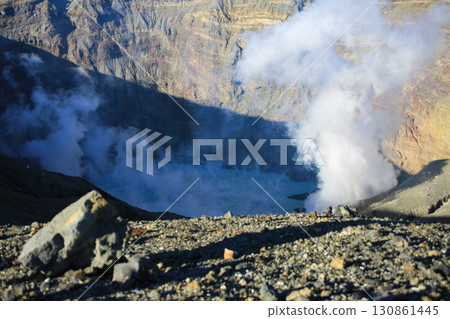 熊本縣阿蘇市 - 阿蘇山火山口景觀 熊本縣阿蘇市 - 阿蘇山火山口景觀 130861445