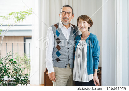 一對友好的老年夫婦的肖像 130865059