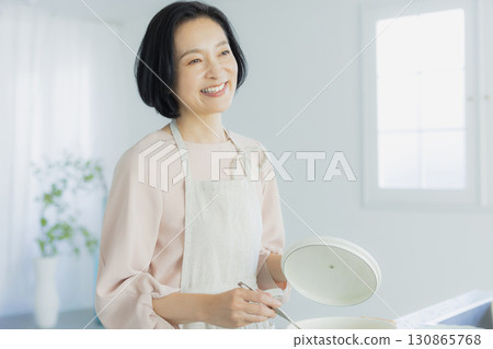 A couple enjoying hobbies 130865768