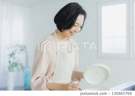 A couple enjoying hobbies 130865769