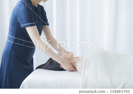 Young women, beauty salon, beauty, Young women, beauty salon, beauty, 130865793