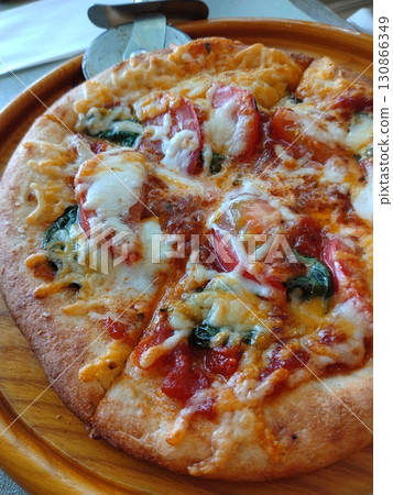 看起來很好吃的披薩 130866349