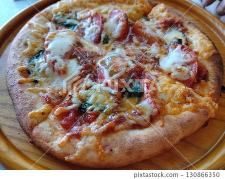 看起來很好吃的披薩 130866350