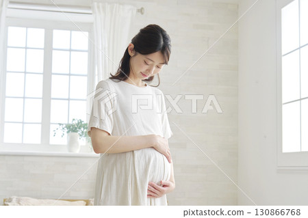 孕婦肖像在家 130866768