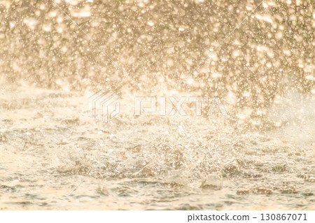 Golden splash 130867071