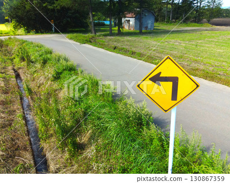 初秋在北海道阿佐部拍攝路標 130867359
