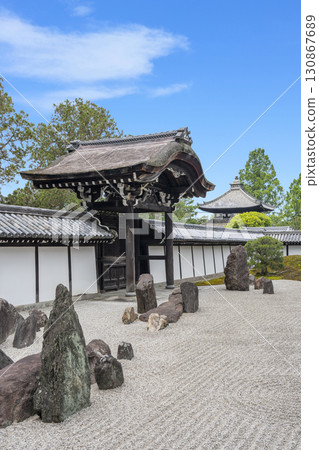 Tofukuji Temple Main Garden, Hasso Garden, South Garden, Onshimon Gate 130867689