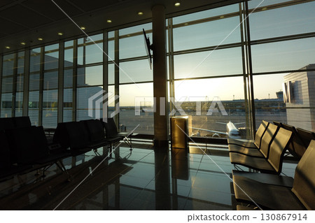 Airport boarding gate scene 130867914