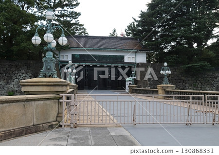 東京都千代田區千代田皇居正門 130868331