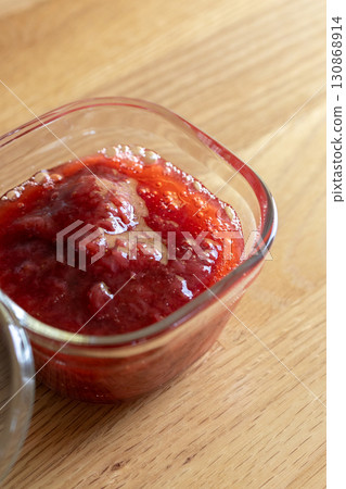 手工製作的草莓醬 手工製作的草莓醬 130868914