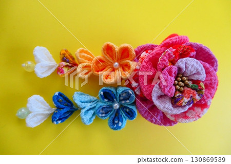 Tsumami-zaiku button hair ornament Tsumami-zaiku button hair ornament 130869589