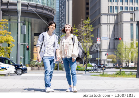 入境：外國人在東京街頭漫步 130871833