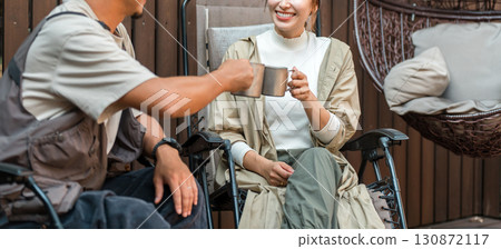 喜歡露營、豪華露營、度假屋和私人住所的情侶 130872117